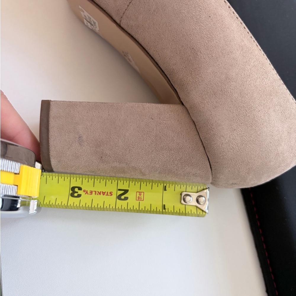 Steve Madden Nude / Taupe Suede Heels Sz 8.5 - Picture 6 of 6